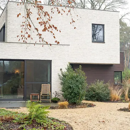 Herman Met Buitenterras In Kapellenbos, Bij De Kalmthoutse Heide Lejlighed Kapellen